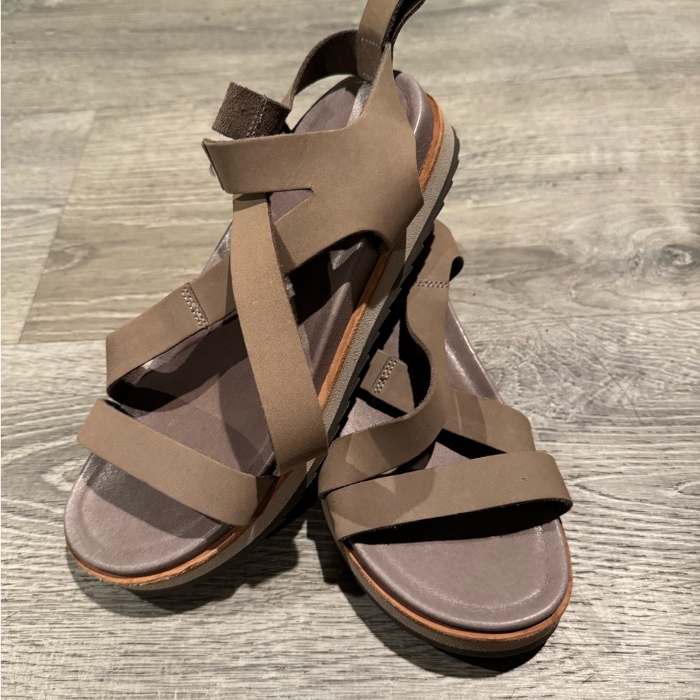 Merrell Tan Women's Sandals
